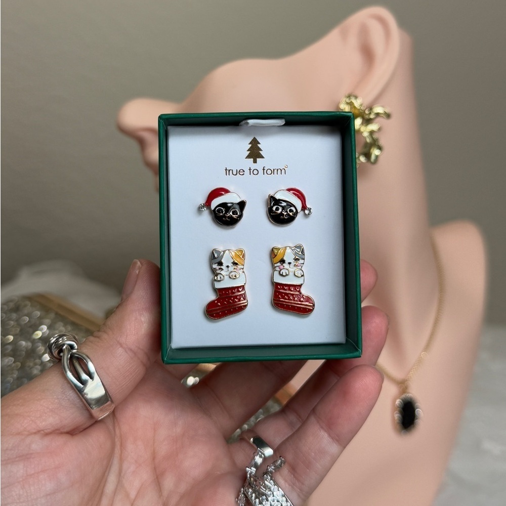 ⚜️True to Form | Cute Holiday Cat Earrings - 2 pair | With Original Box - Picture 3 of 5